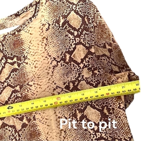 𝅺Equipment Femme Riley 100% Silk Python Print Blouse - Picture 5 of 10